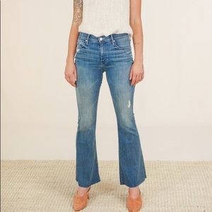 Like New MOTHER The Weekender Fray in Graffiti Girl Size 27